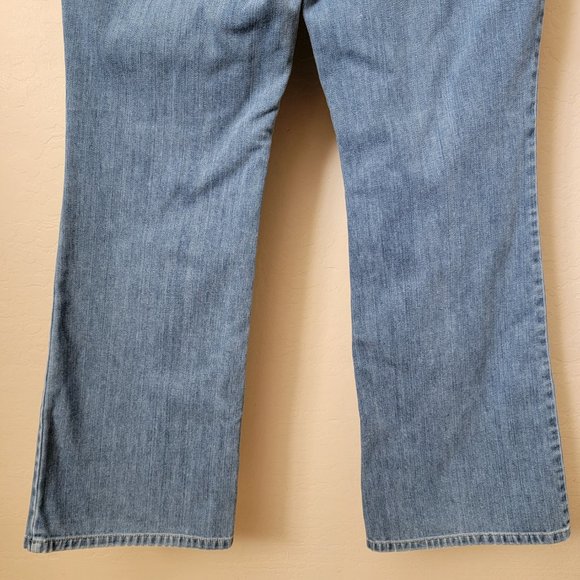 Chico's Platinum Denim Mid Rise Bootcut Denim Jeans Size 2 (12) - Picture 7 of 11